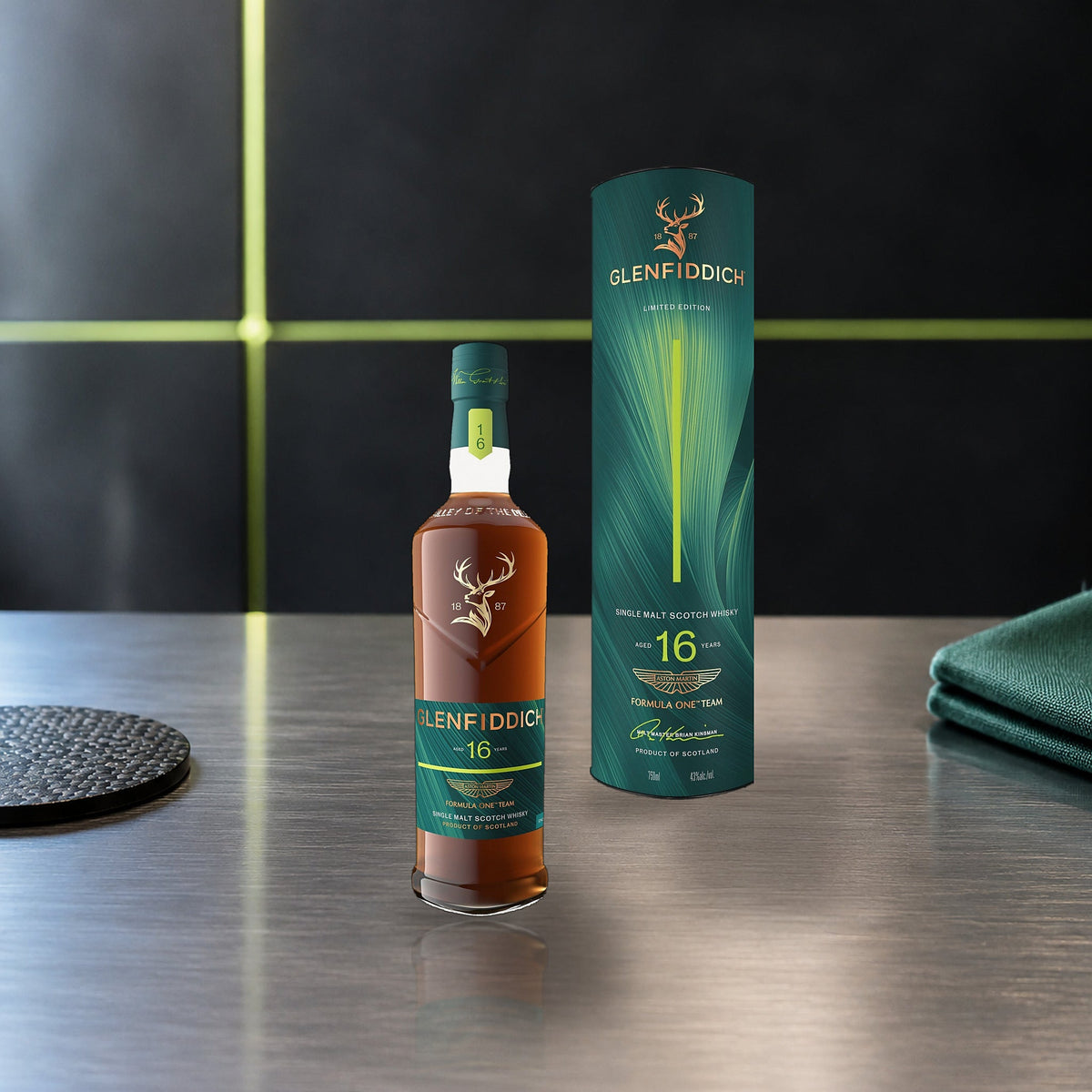 Glenfiddich 16 Year Old Single Malt Scotch Whisky – Aston Martin Formula One™ 2026 Limited Edition lime lounge