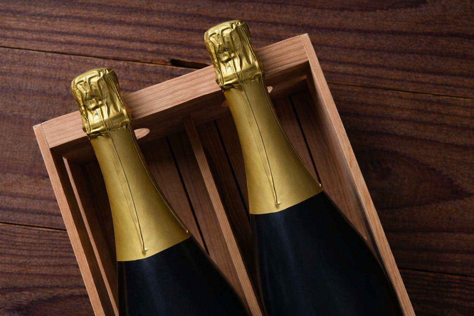 Elegant gift packaging of GiftedPour